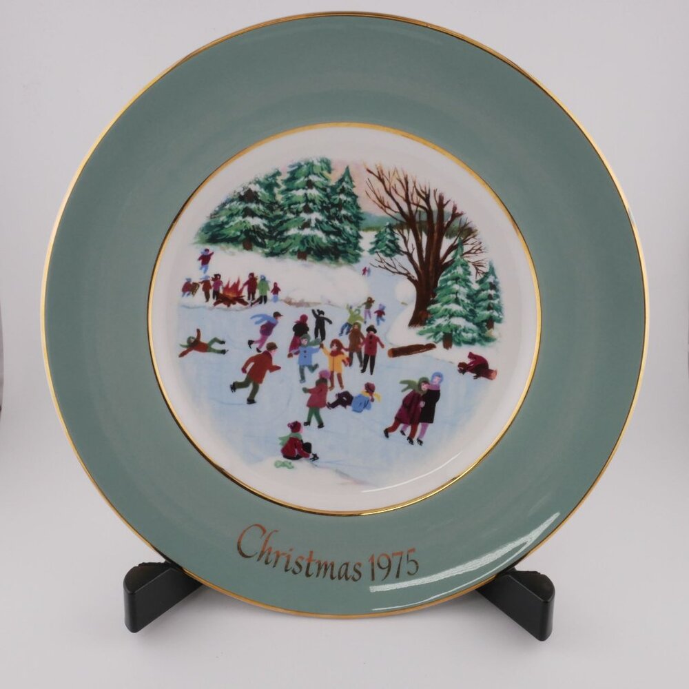 Avon Enoch Wedgwood Christmas Plate Series 1974-1975 Second & Fourth Edition Col - Picture 3 of 5